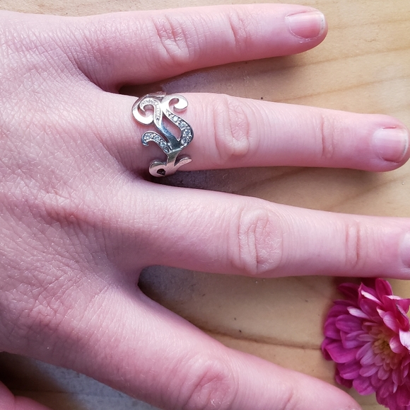 Stunning 10K Solid White Gold and Natural Diamonds Handcrafted Engagement Ring - Picture 2 of 8